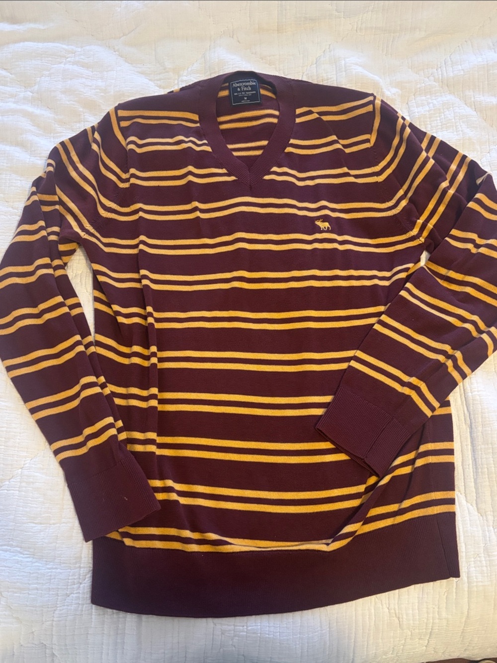 Abercrombie & Fitch Men's Burgundy and Gold Stripe V-Neck Sweater